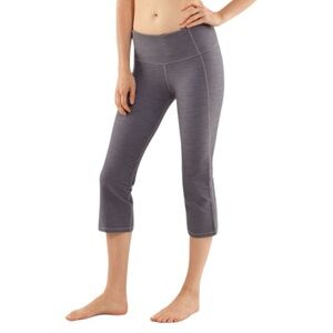 Lululemon Gather and Crow Grey Luon Cropped Capri Leggings Size 6